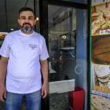 �Non c�era nessun posto dove poter mangiare i nostri piatti tradizionali, cos� ho deciso di aprire un locale dove la mia comunit� pu� ricordare i sapori della propria terra�. Sono le parole del 45enne Taher Karzan, che nel 2021 ha aperto a Bari il primo ristorante curdo del capoluogo pugliese